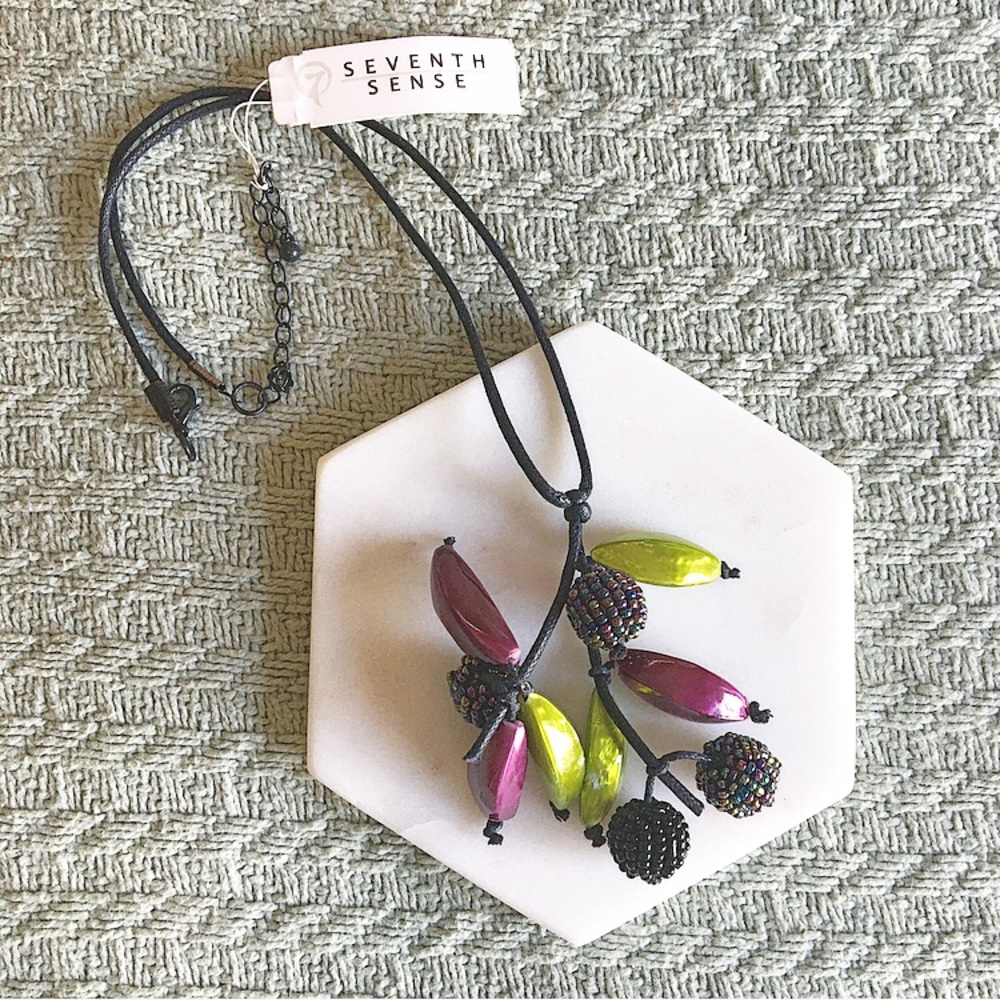 SEVENTH SENSE necklace